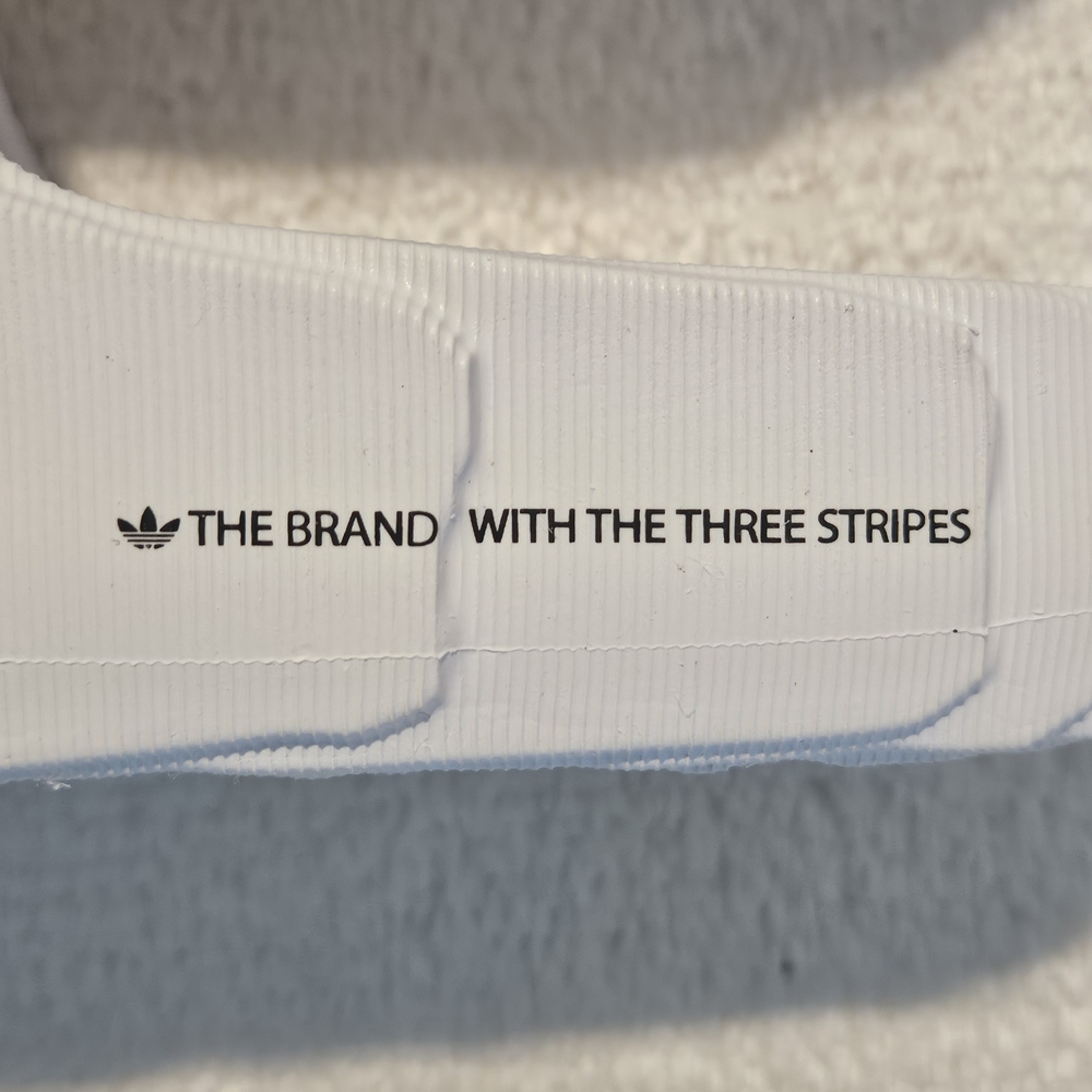 NEW Adidas Adilette 22 Women's Slides Size 8.5 White Minimalist Streetwear Avant - Picture 3 of 9